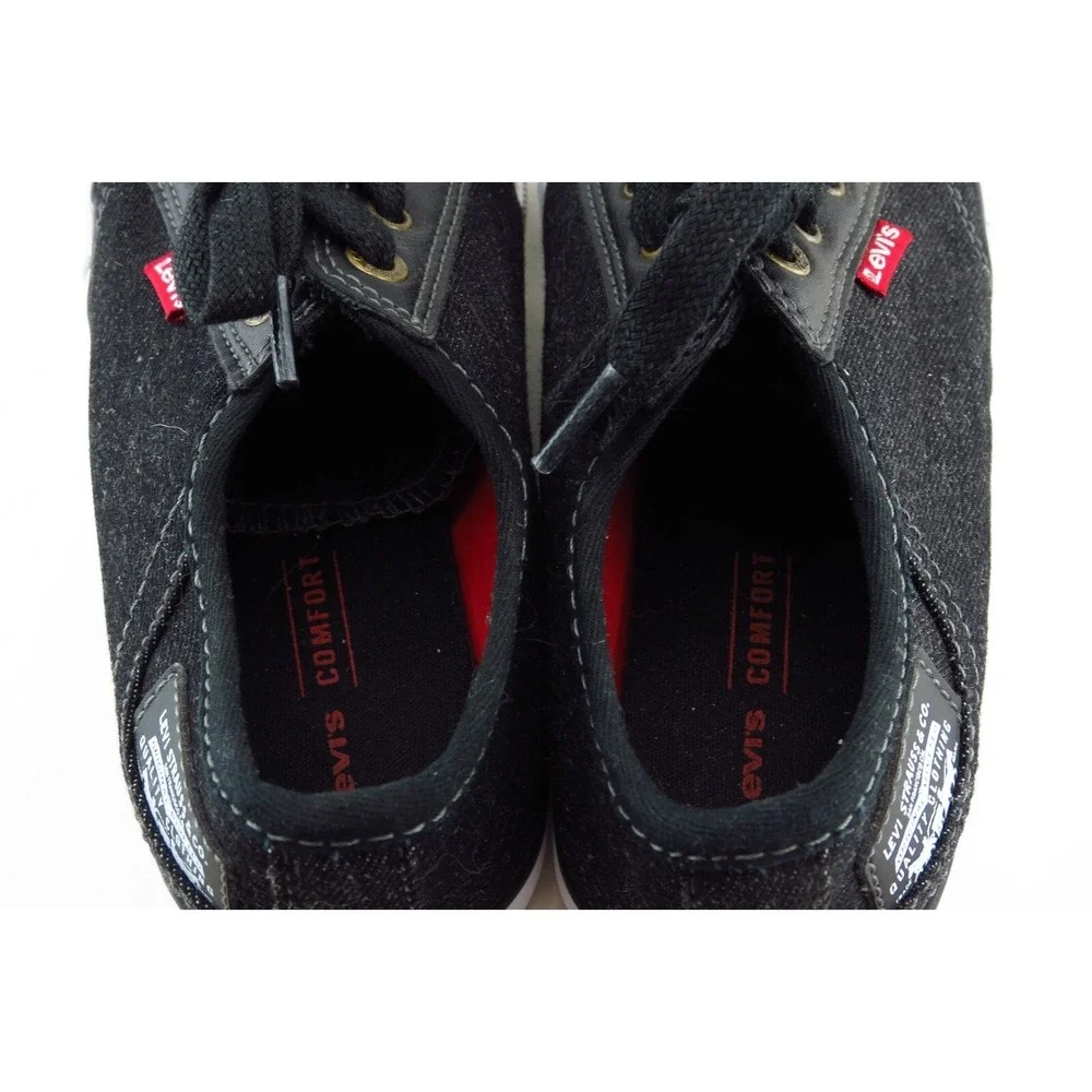 Levis welcome shoe